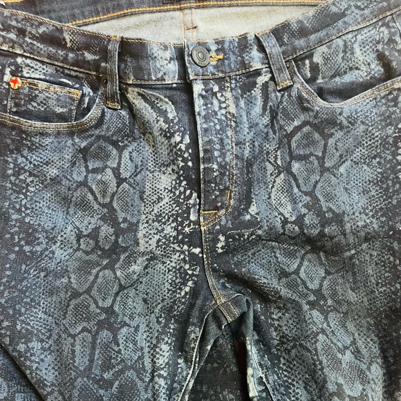 NWOT HUDSON Nico snake print midrise jeans - Picture 2 of 7